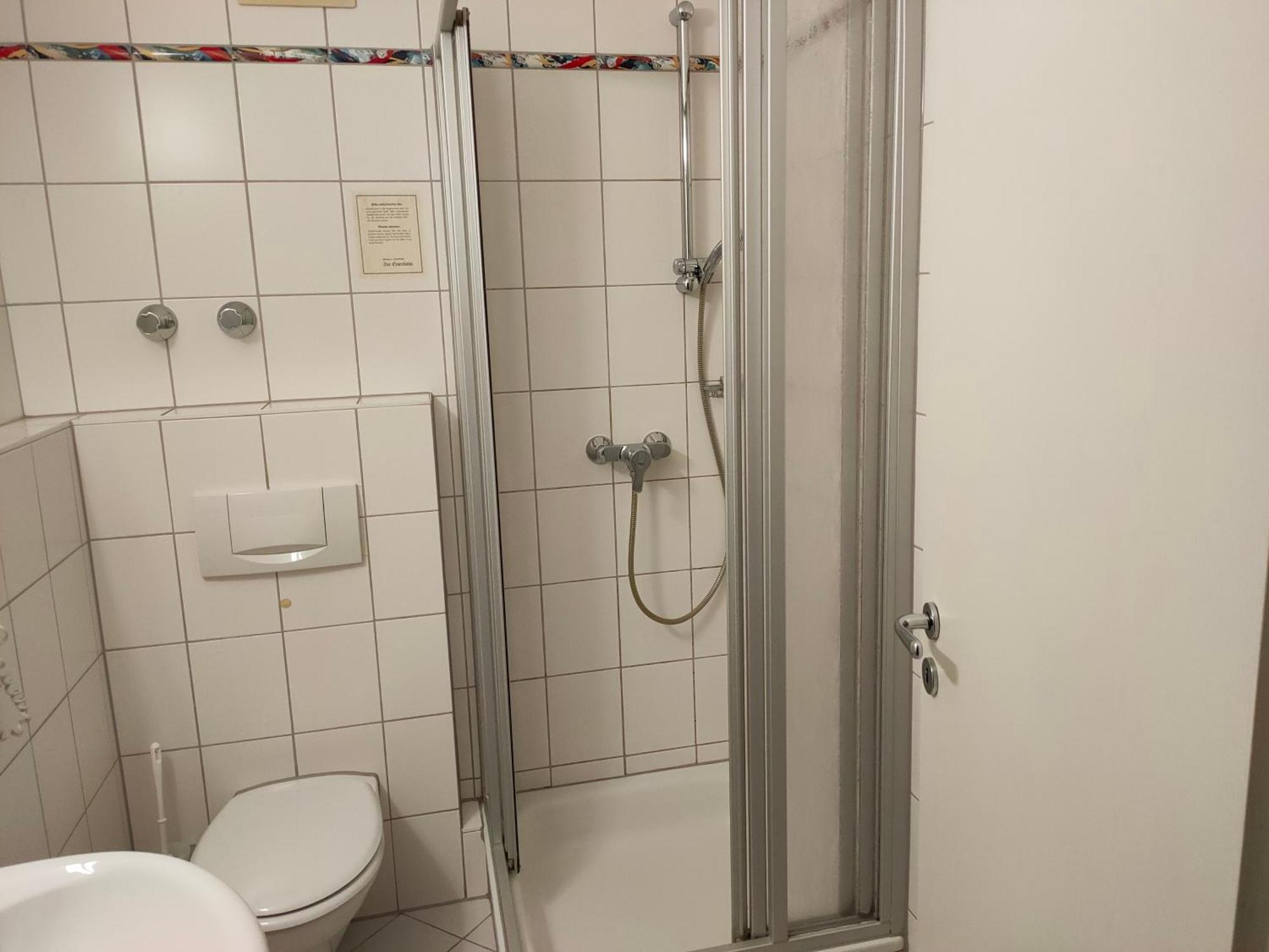 Hotel Zur Eisenbahn Родгау Экстерьер фото