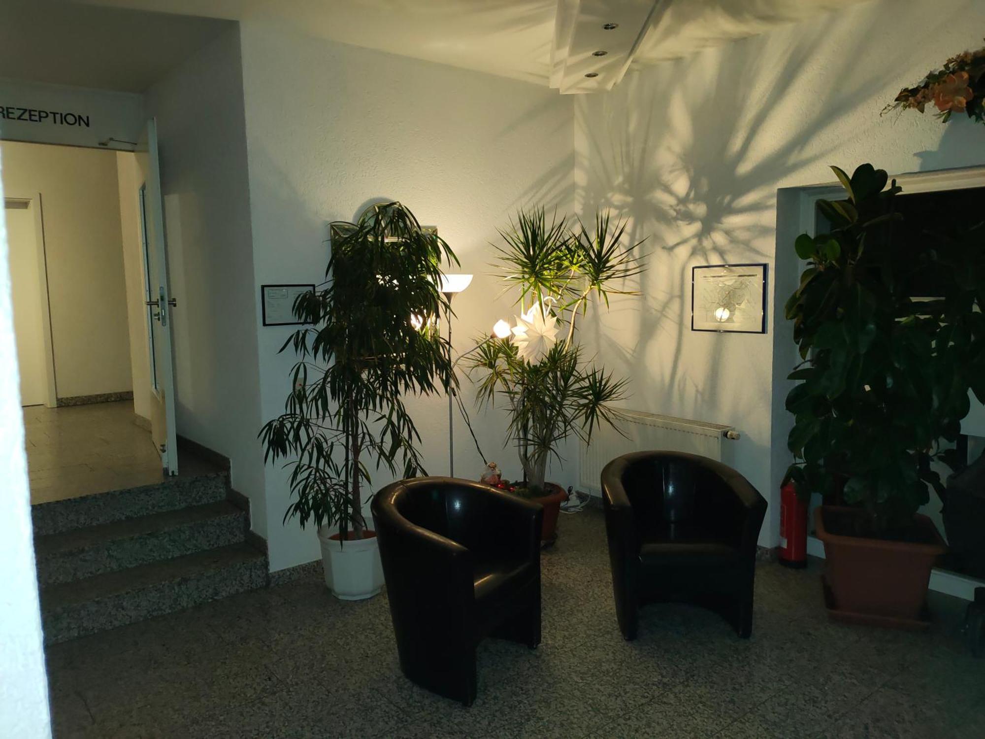 Hotel Zur Eisenbahn Родгау Экстерьер фото